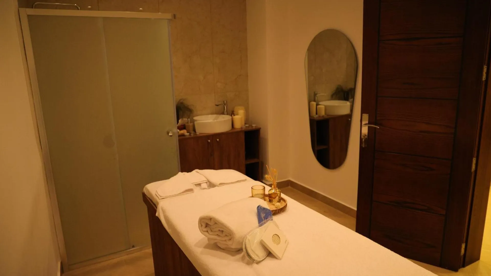 Riviera Hotel And Beach Lounge, Beirut