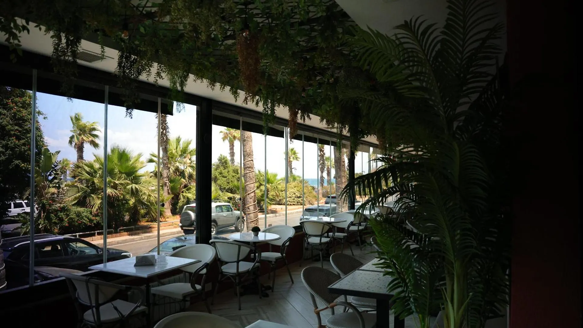 Riviera Hotel And Beach Lounge, Beirut