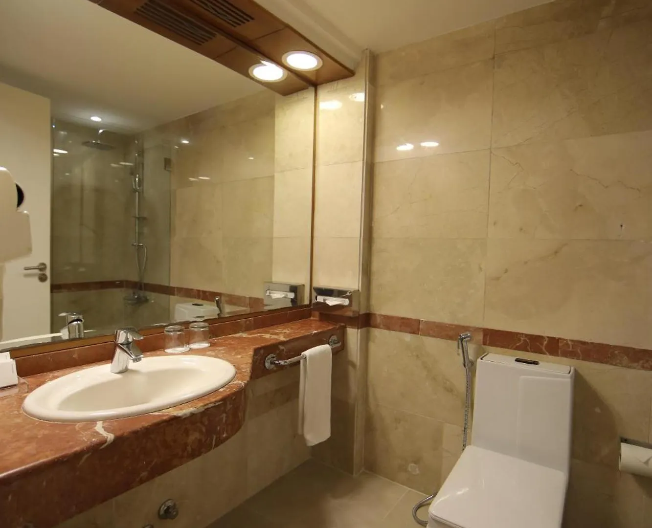 *****  Riviera Hotel And Beach Lounge, Beirut Lebanon