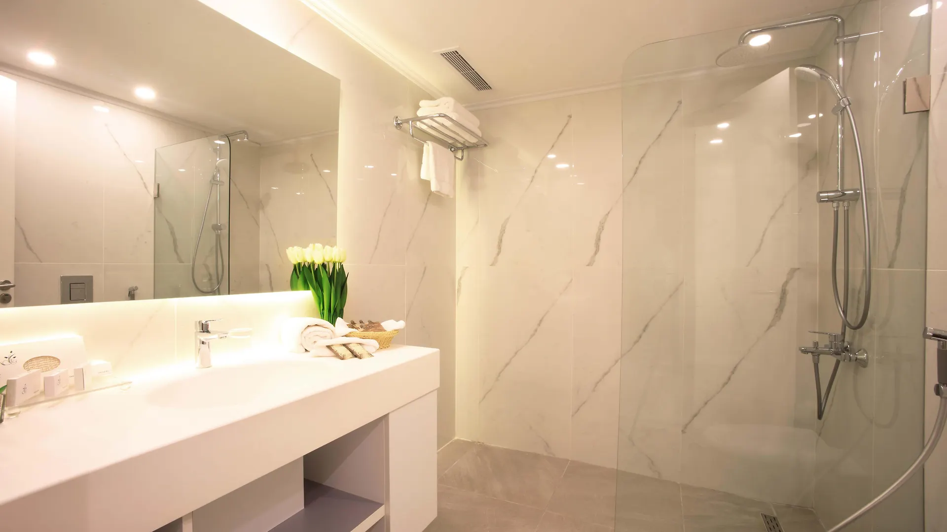 *****  Riviera Hotel And Beach Lounge, Beirut Libanon
