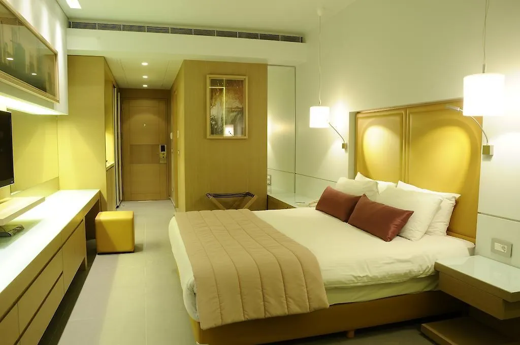 Riviera Hotel And Beach Lounge, Beirut