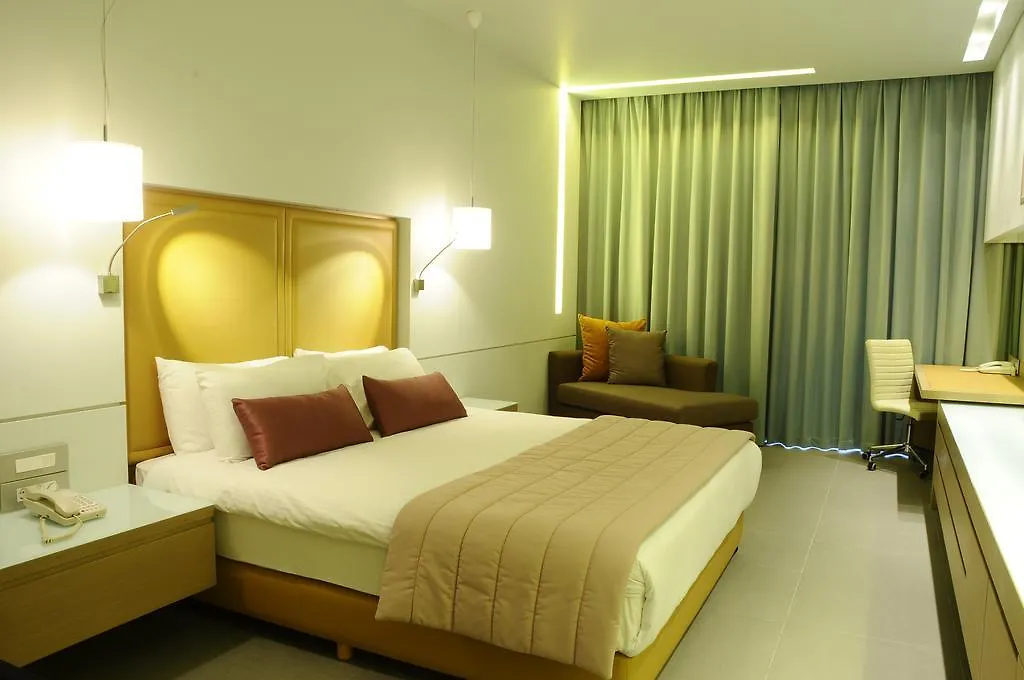 Riviera Hotel And Beach Lounge, Beirut