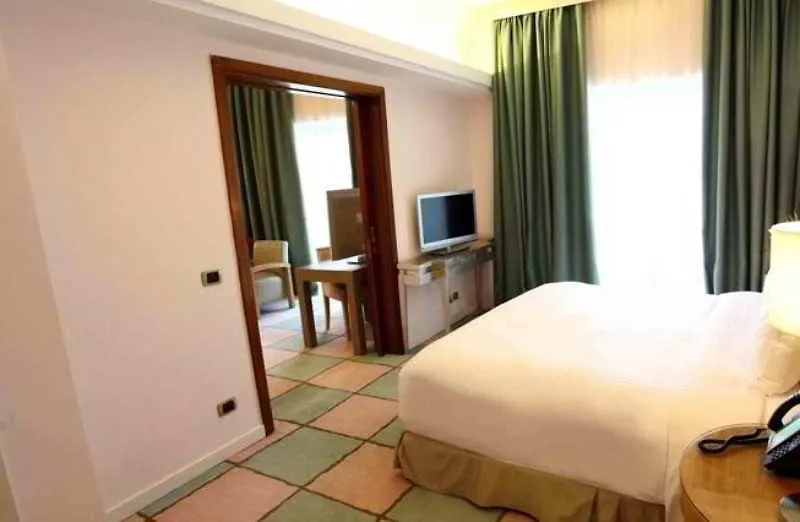 Riviera Hotel And Beach Lounge, Beirut 5*,  Libanon